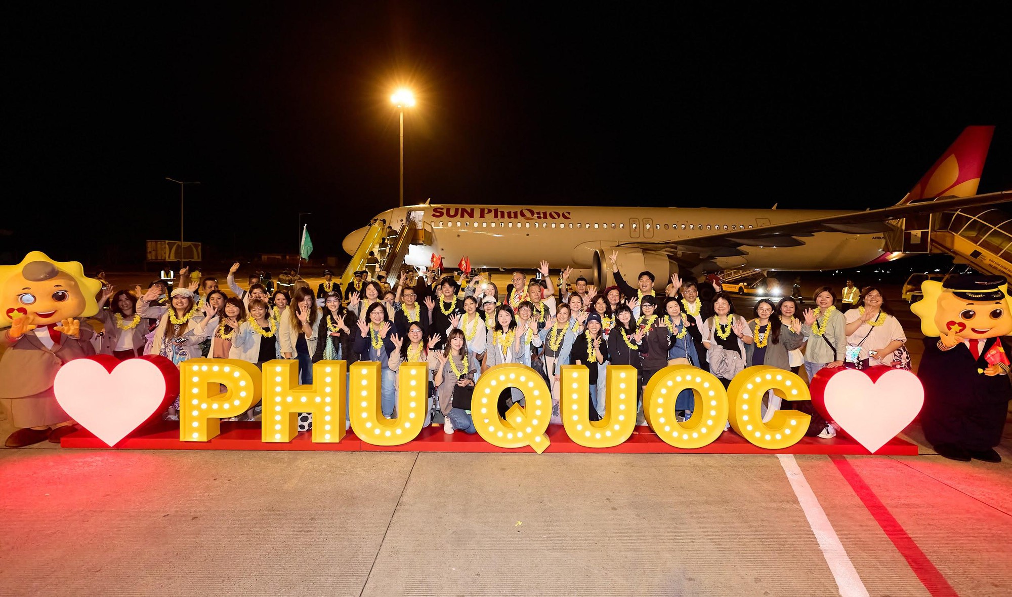 Kh&aacute;ch Đ&agrave;i review chuyến bay quốc tế đầu ti&ecirc;n của Sun PhuQuoc Airways - Ảnh 9.
