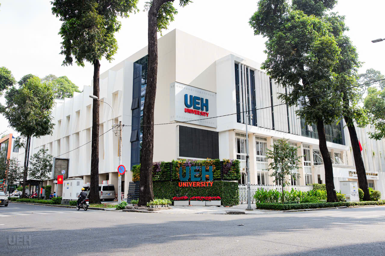 50 năm UEH v&agrave; 22 hoạt động s&ocirc;i nổi cả năm: Nh&igrave;n loạt concert, lễ hội n&agrave;y mới thấy đi học giờ m&ecirc; cỡ n&agrave;o - Ảnh 2.