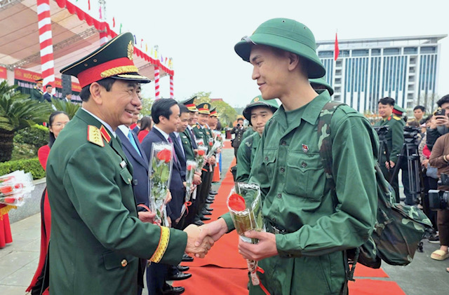 Đại tướng Phan Văn Giang gửi trọn niềm tin tới tuổi trẻ Cao Bằng trong ng&agrave;y nhập ngũ - Ảnh 4.