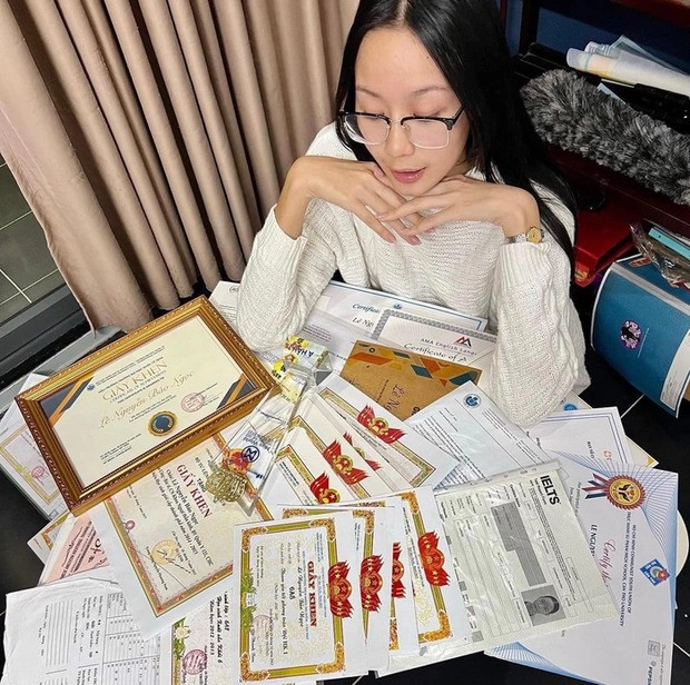 Mỹ nh&acirc;n Việt cao gần 1m9 c&oacute; ba l&agrave; Đại t&aacute; qu&acirc;n đội, sở hữu 1 thứ m&agrave; chưa ai trong showbiz đọ lại- Ảnh 4.