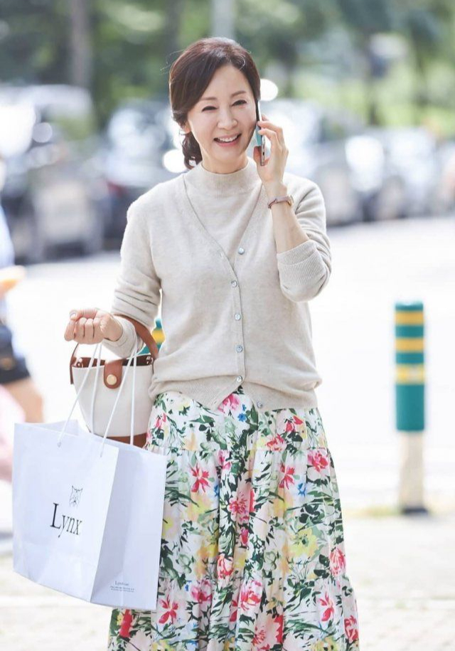 Đến tuổi trung ni&ecirc;n bạn sẽ nhận ra: Người kh&ocirc;n ngoan nhất thường &acirc;m thầm tiết kiệm tiền, kh&ocirc;ng n&oacute;i cho ai biết - Ảnh 2.