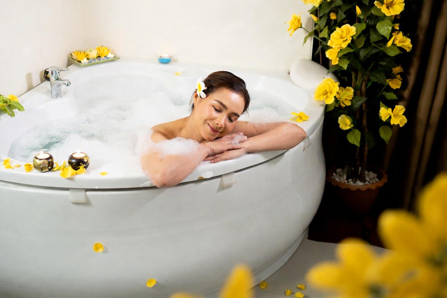 M&oacute;n qu&agrave; tỏa hương gửi trao lời nhắc y&ecirc;u thương đến ph&aacute;i đẹp! - Ảnh 2.