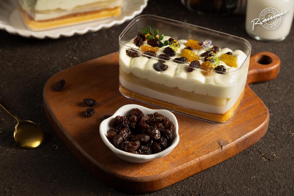 Mousse dừa nho kh&ocirc;: Bản giao hưởng thanh khiết tặng những n&agrave;ng thơ - Ảnh 1.