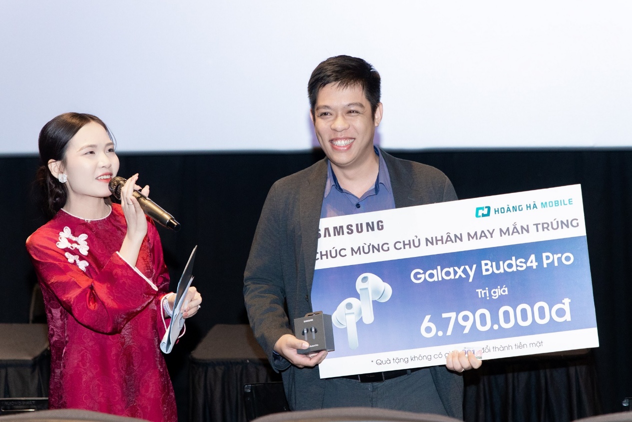 1h s&aacute;ng nhận Galaxy S26 tại rạp chiếu phim: Ho&agrave;ng H&agrave; Mobile biến đ&ecirc;m mở b&aacute;n th&agrave;nh &ldquo;date night&rdquo; đ&uacute;ng nghĩa- Ảnh 4.