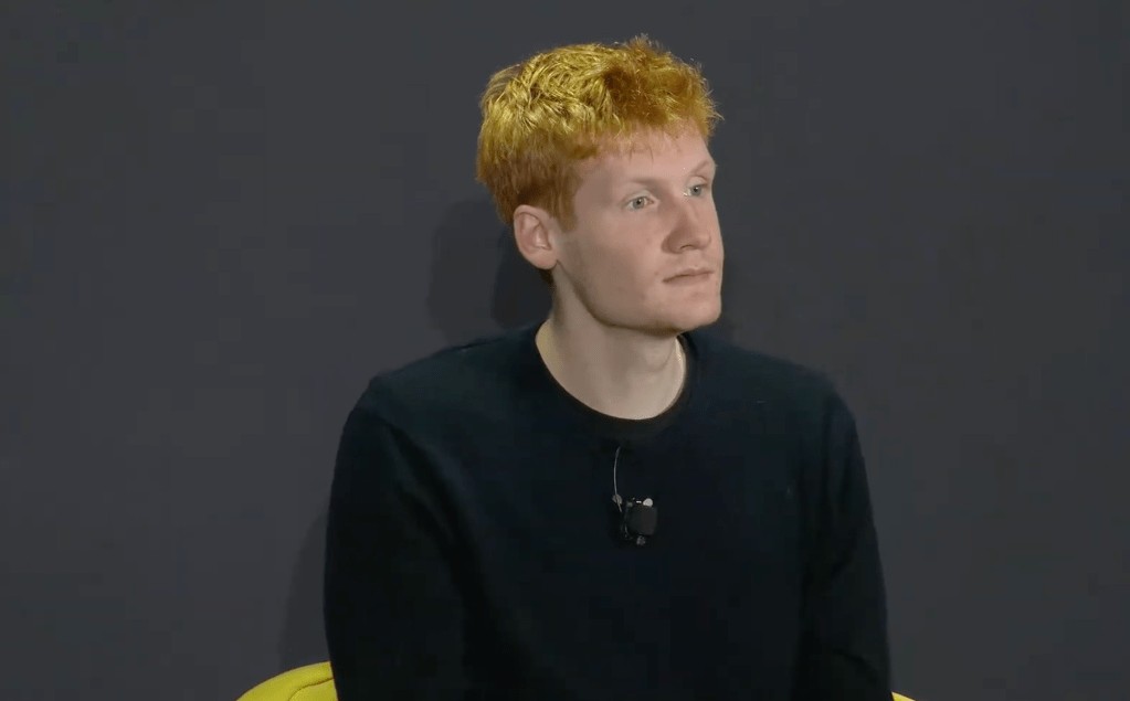 Kỹ sư phần mềm đối mặt 'mê trận' code: Cursor tung AI tự động hóa, doanh thu tăng vọt- Ảnh 1. Kỹ sư phần mềm đối mặt 'mê trận' code: Cursor tung AI tự động hóa, doanh thu tăng vọt- Ảnh 1.