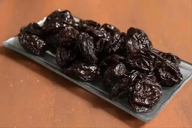 Cứ 3 giây lại có 1 người bị đột quỵ, bác sĩ nhắc nhở: Thà ăn thêm thịt còn hơn ăn nhiều 5 thực phẩm này- Ảnh 3. Cứ 3 giây lại có 1 người bị đột quỵ, bác sĩ nhắc nhở: Thà ăn thêm thịt còn hơn ăn nhiều 5 thực phẩm này- Ảnh 3.