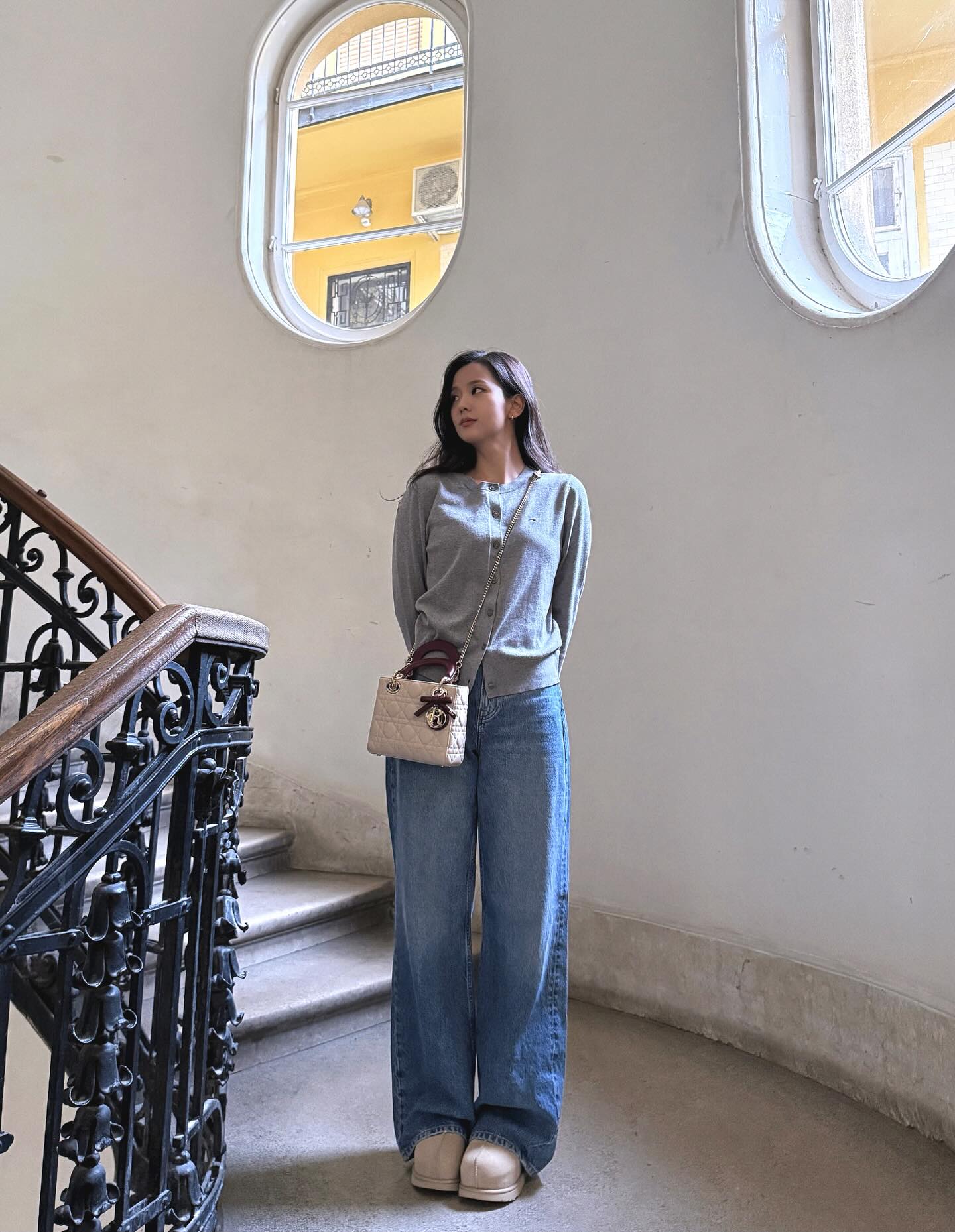 Nữ chính phim ngôn tình cực hot hiện tại: Cao 1m62 nhưng mặc gì cũng siêu đẹp và tôn dáng - Ảnh 1.