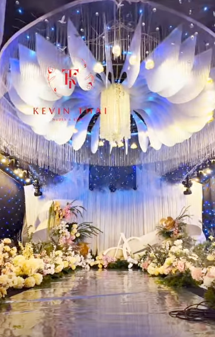 Đ&aacute;m cưới g&acirc;y ch&uacute; &yacute; tại Hải Hậu: Rạp cưới rộng 1.000m2, d&agrave;n xe moto tiền tỷ rước d&acirc;u- Ảnh 4.