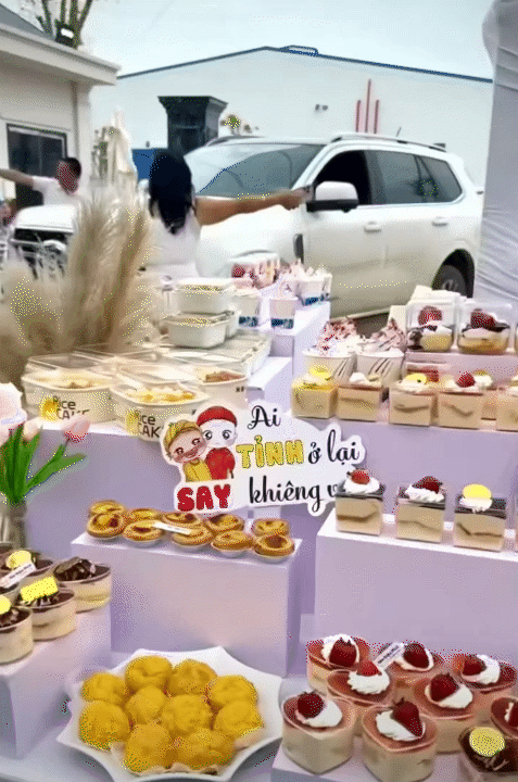 Đ&aacute;m cưới g&acirc;y ch&uacute; &yacute; tại Hải Hậu: Rạp cưới rộng 1.000m2, d&agrave;n xe moto tiền tỷ rước d&acirc;u- Ảnh 8.