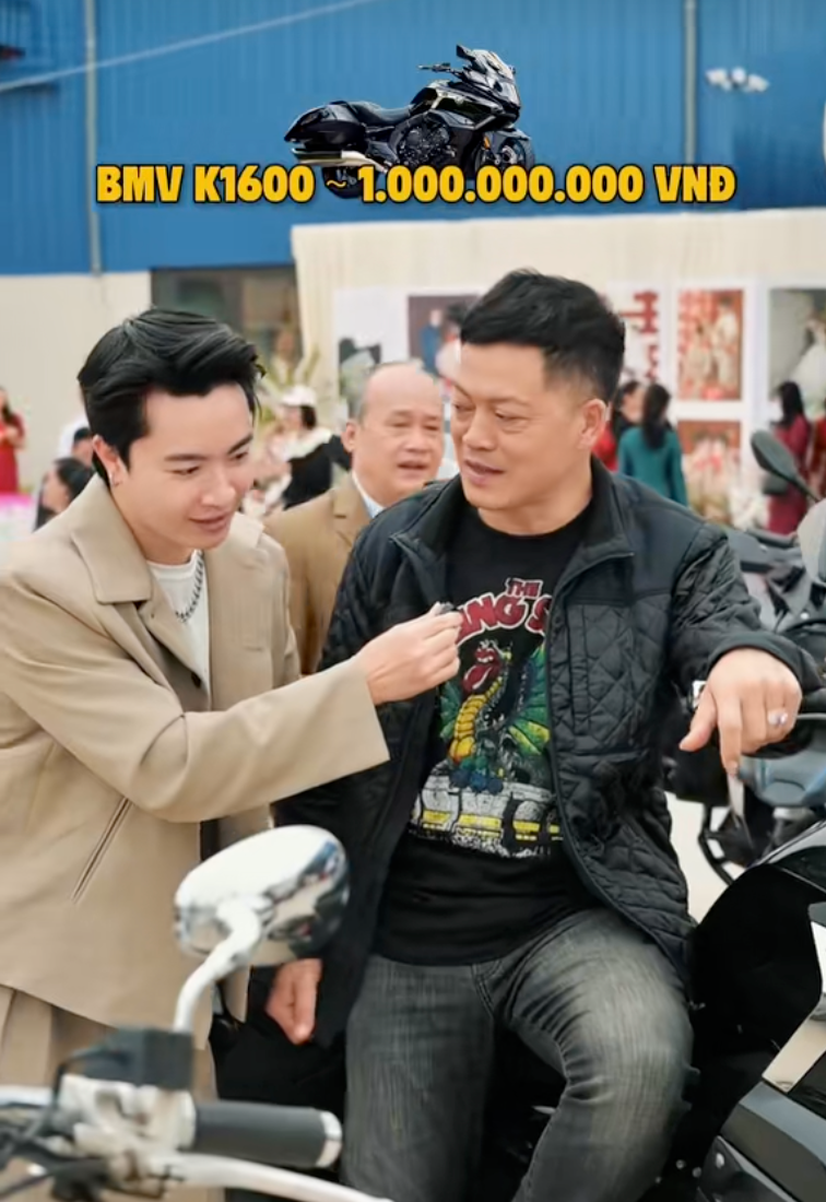 Đ&aacute;m cưới g&acirc;y ch&uacute; &yacute; tại Hải Hậu: Rạp cưới rộng 1.000m2, d&agrave;n xe moto tiền tỷ rước d&acirc;u- Ảnh 13.