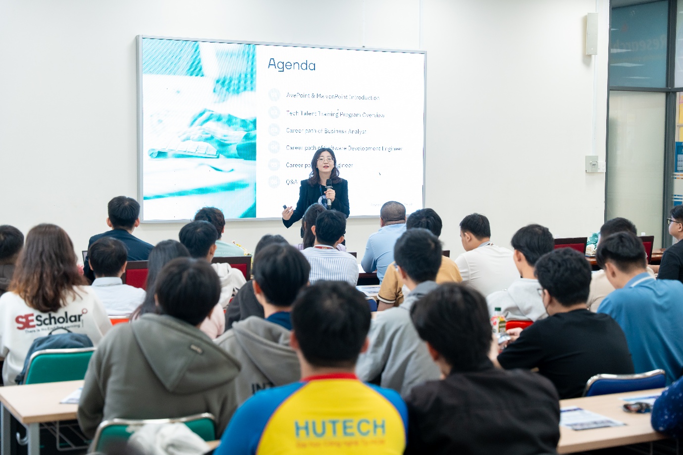 Sinh vi&ecirc;n C&ocirc;ng nghệ th&ocirc;ng tin HUTECH khai ph&aacute; hướng đi nghề nghiệp c&ugrave;ng CEO MaivenPoint- Ảnh 1.