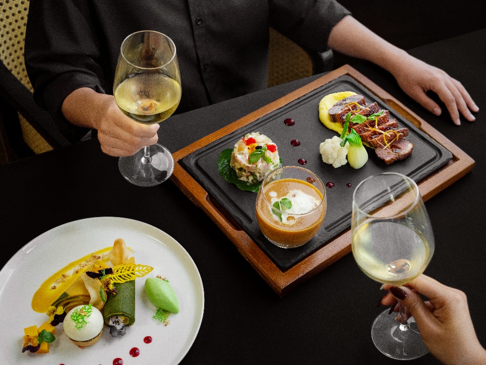 Bếp trưởng t&agrave;i năng khai mở h&agrave;nh tr&igrave;nh n&acirc;ng tầm ẩm thực tại Radisson Blu Resort Cam Ranh - Ảnh 3.