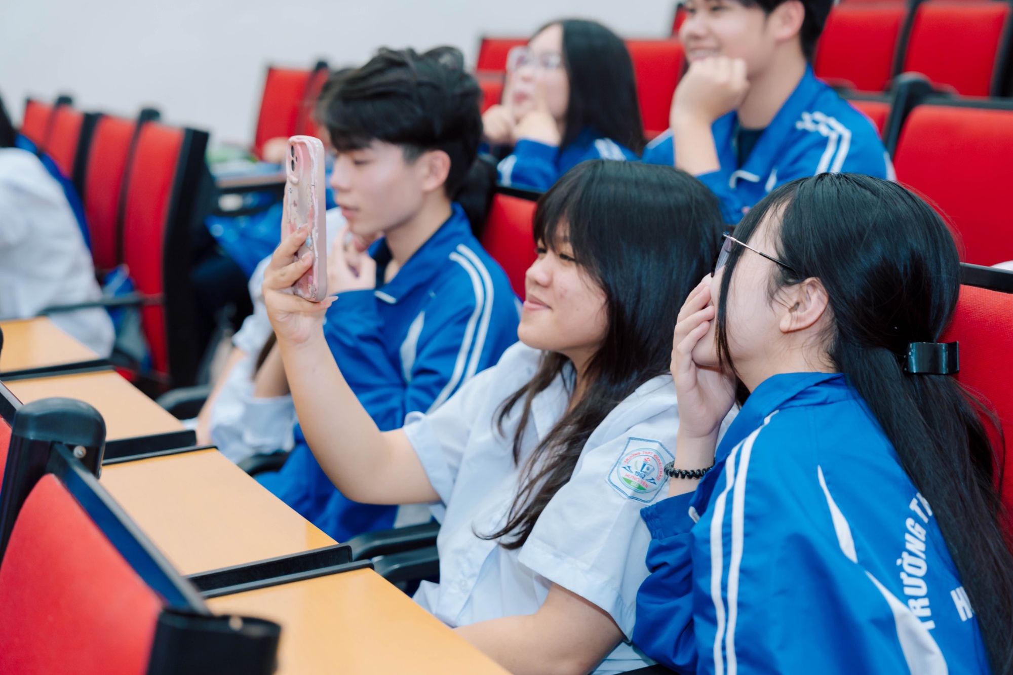 Học sinh Hưng Y&ecirc;n h&aacute;o hức với &ldquo;Vũ đ&agrave;i tr&iacute; tuệ &ndash; High School Battle&rdquo; - Ảnh 3.