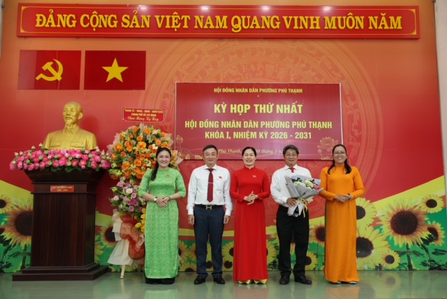 &Ocirc;ng V&otilde; C&ocirc;ng Th&agrave;nh t&aacute;i đắc cử Chủ tịch HĐND phường Ph&uacute; Thạnh với tỷ lệ t&iacute;n nhiệm tuyệt đối - Ảnh 3.
