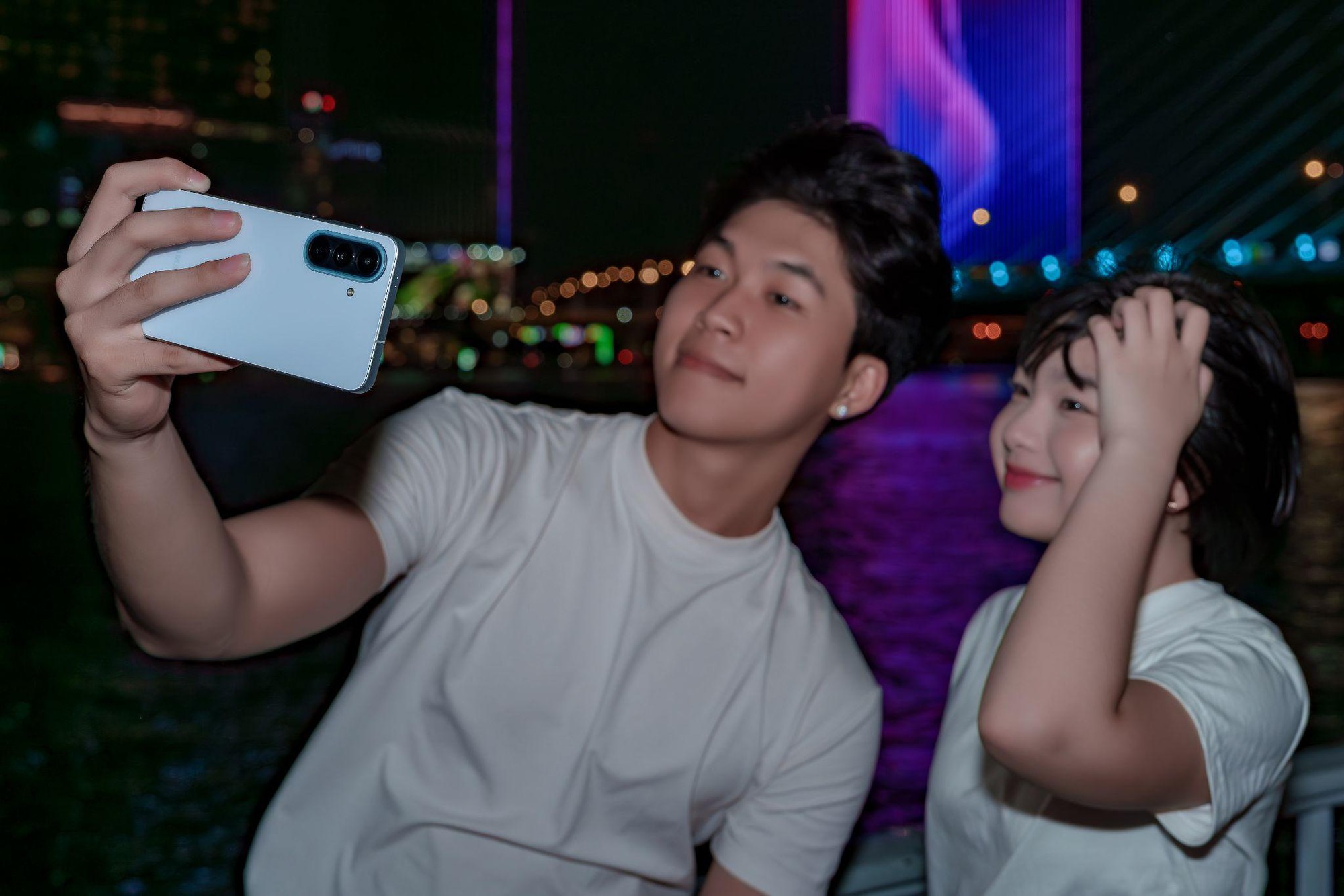 Đi đ&ecirc;m lắm cũng c&oacute; ng&agrave;y&hellip; bật vibe đ&ecirc;m &ldquo;s&aacute;ng tỏa&rdquo; c&ugrave;ng Galaxy A57/A37 5G - Ảnh 4.