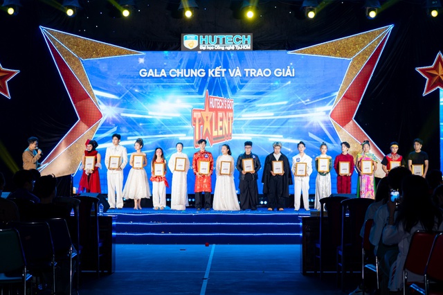 Mang &ldquo;hồn Việt&rdquo; tỏa s&aacute;ng tr&ecirc;n s&acirc;n khấu trẻ, THE SPIKE l&ecirc;n ng&ocirc;i Qu&aacute;n qu&acirc;n HUTECH&rsquo;s Got Talent 2026 - Ảnh 4.