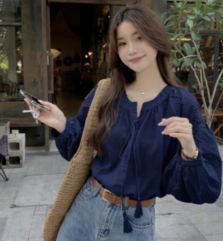 Mặc đẹp cả tuần chỉ với 1 chiếc áo blouse đen: Từ đi làm tới dạo phố đều hợp cả - Ảnh 6.