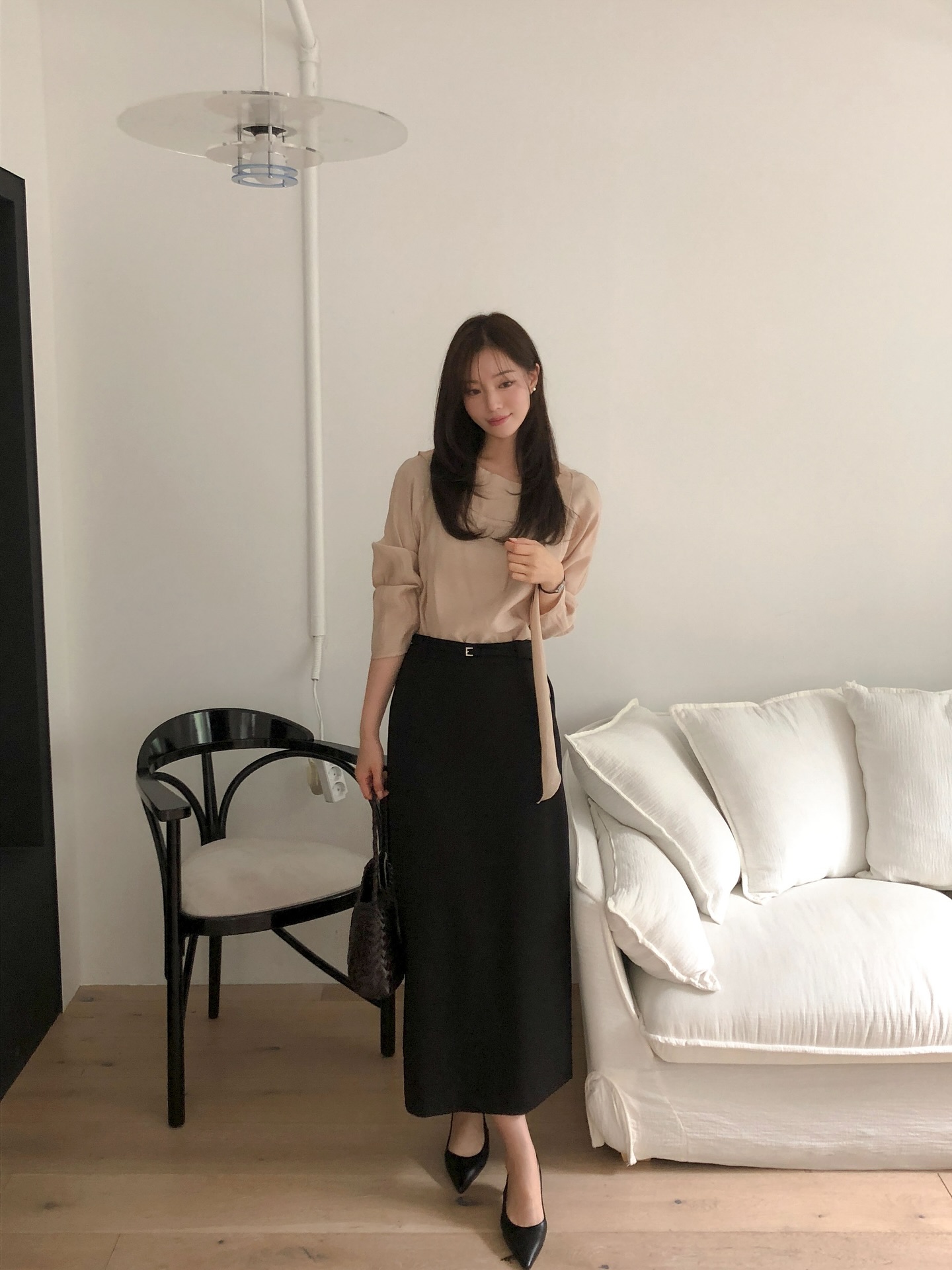 Ch&acirc;n v&aacute;y su&ocirc;ng m&ugrave;a h&egrave; qu&aacute; đẹp, c&oacute; &iacute;t nhất 4 c&ocirc;ng thức để chị em biến h&oacute;a s&agrave;nh điệu mọi l&uacute;c mọi nơi- Ảnh 2.