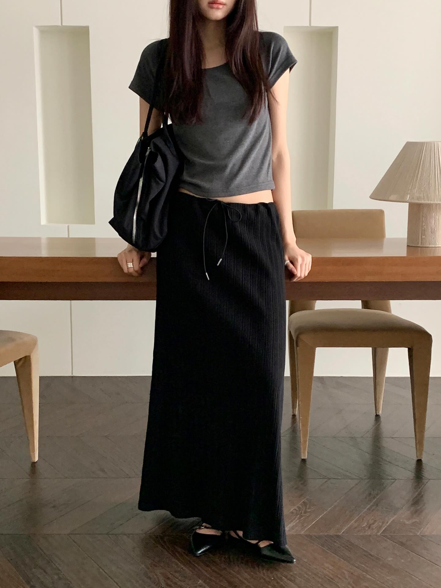 Ch&acirc;n v&aacute;y su&ocirc;ng m&ugrave;a h&egrave; qu&aacute; đẹp, c&oacute; &iacute;t nhất 4 c&ocirc;ng thức để chị em biến h&oacute;a s&agrave;nh điệu mọi l&uacute;c mọi nơi- Ảnh 10.