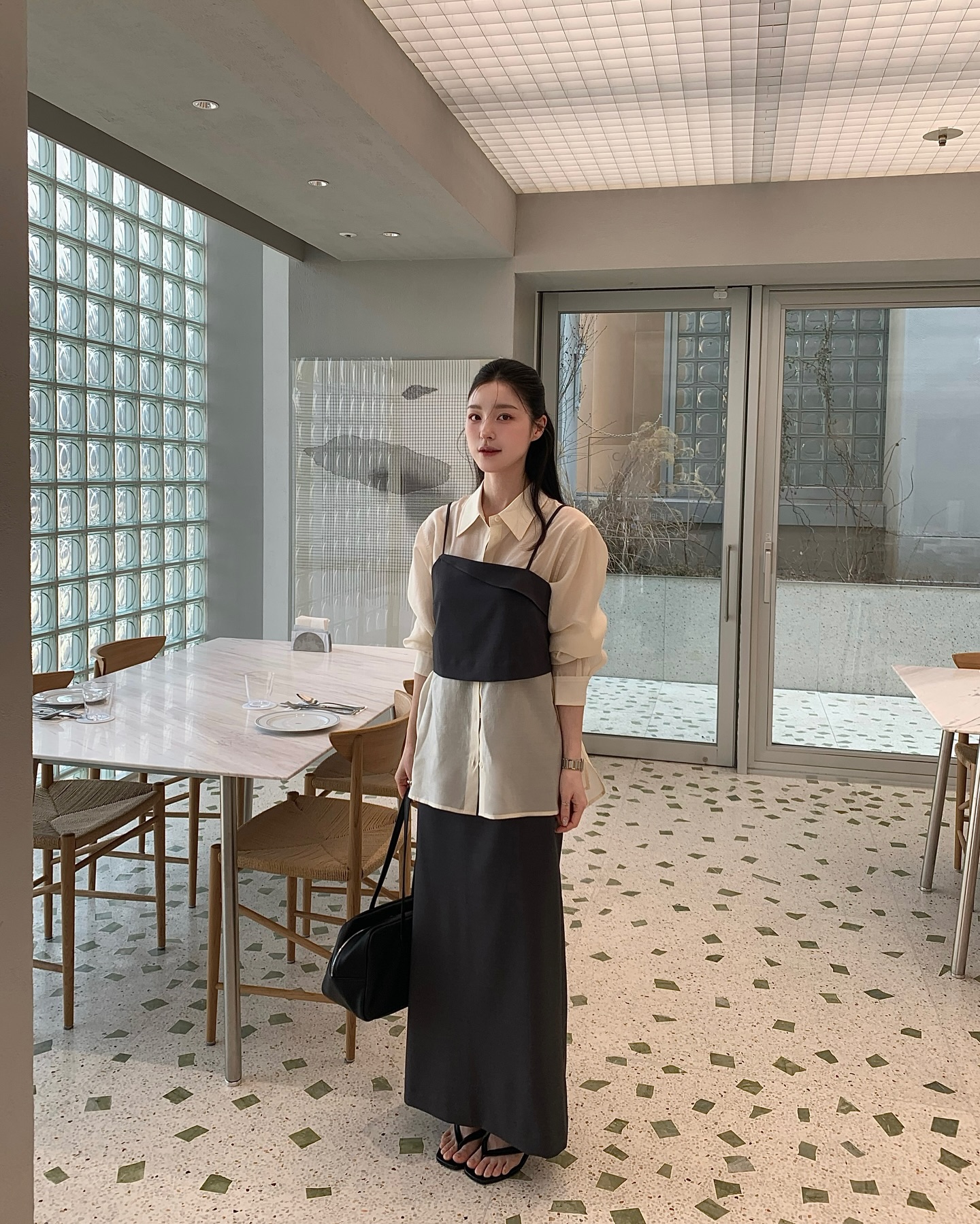 Ch&acirc;n v&aacute;y su&ocirc;ng m&ugrave;a h&egrave; qu&aacute; đẹp, c&oacute; &iacute;t nhất 4 c&ocirc;ng thức để chị em biến h&oacute;a s&agrave;nh điệu mọi l&uacute;c mọi nơi- Ảnh 9.