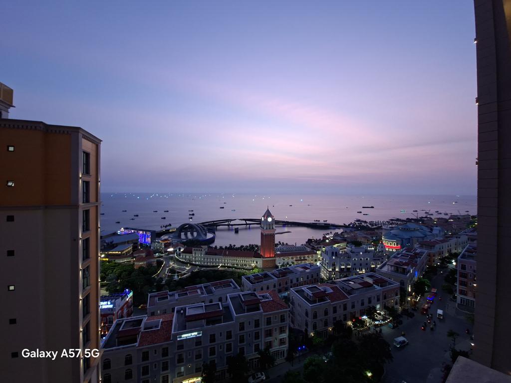 Du lịch Sunset Town Ph&uacute; Quốc c&ugrave;ng Samsung Galaxy A57 5G: Bắt ảnh nghệ từ bản n&acirc;ng cấp chất lượng của A56 - Ảnh 19.