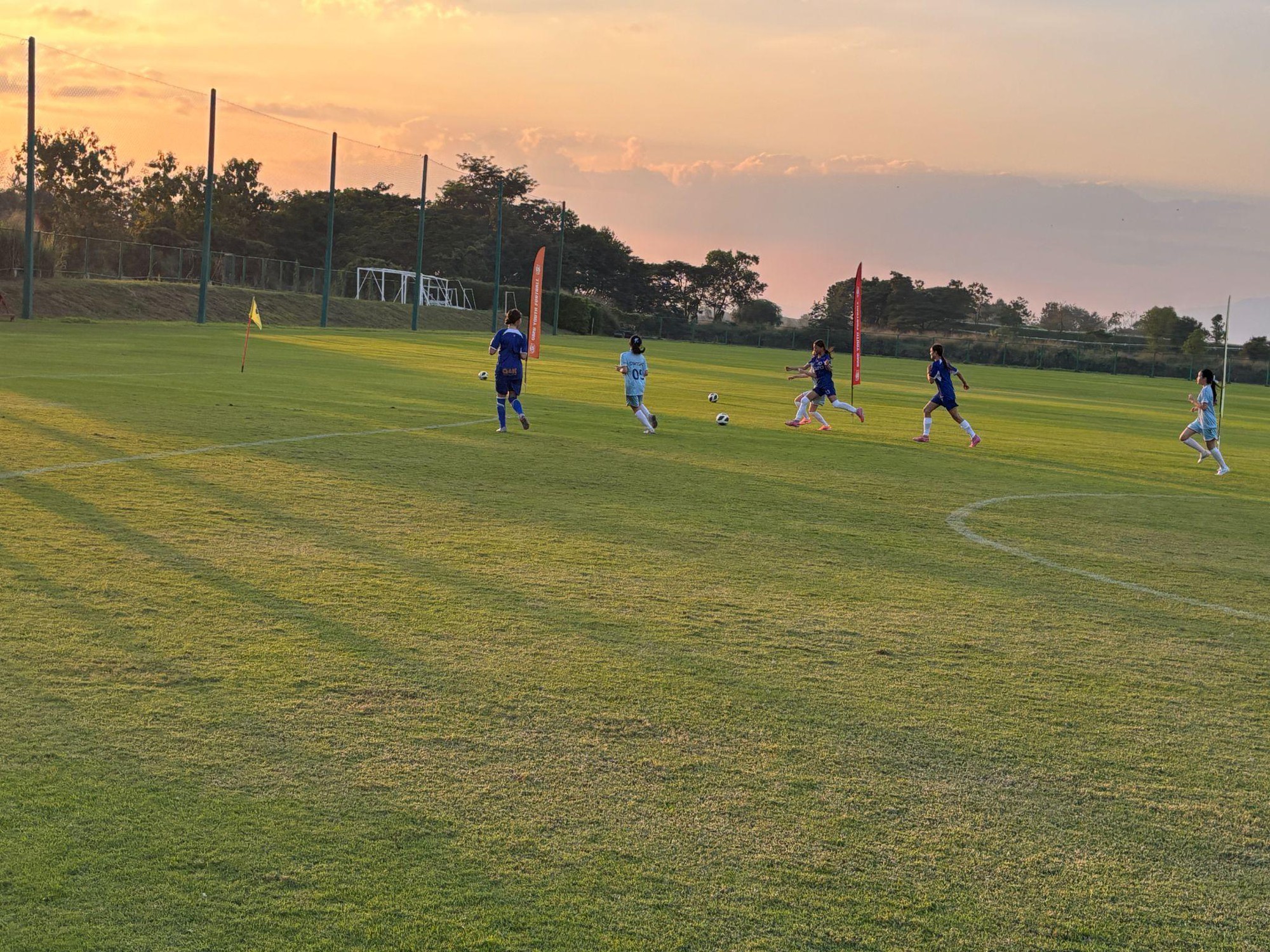 Hợp t&aacute;c độc quyền giữa Dwight School Hanoi v&agrave; City Football Group mở ra lộ tr&igrave;nh ph&aacute;t triển to&agrave;n diện cho học sinh - Ảnh 3.