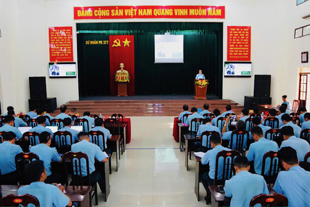 Để gi&aacute;o dục ch&iacute;nh trị, tư tưởng s&aacute;t hơn với bộ đội - Ảnh 1.