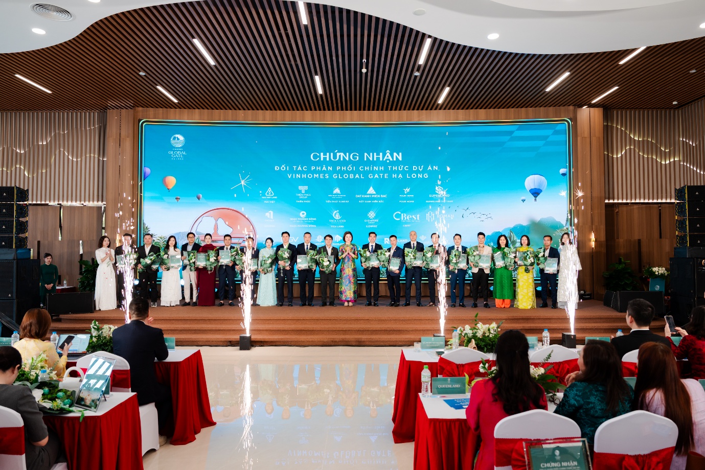 Ngọc Phương Đ&ocirc;ng trở th&agrave;nh đại l&yacute; ph&acirc;n phối ch&iacute;nh thức dự &aacute;n Vinhomes Global Gate Hạ Long - Ảnh 2.