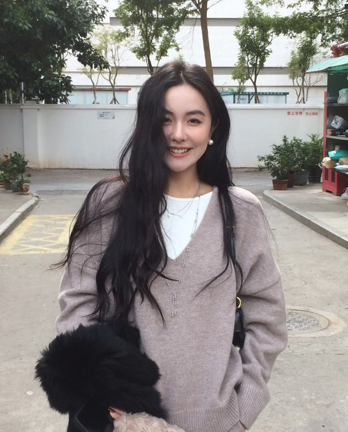 Bỏ th&oacute;i quen mua v&igrave; sợ thiếu, nhiều người trẻ giảm 20-30% chi ti&ecirc;u mỗi th&aacute;ng- Ảnh 1.