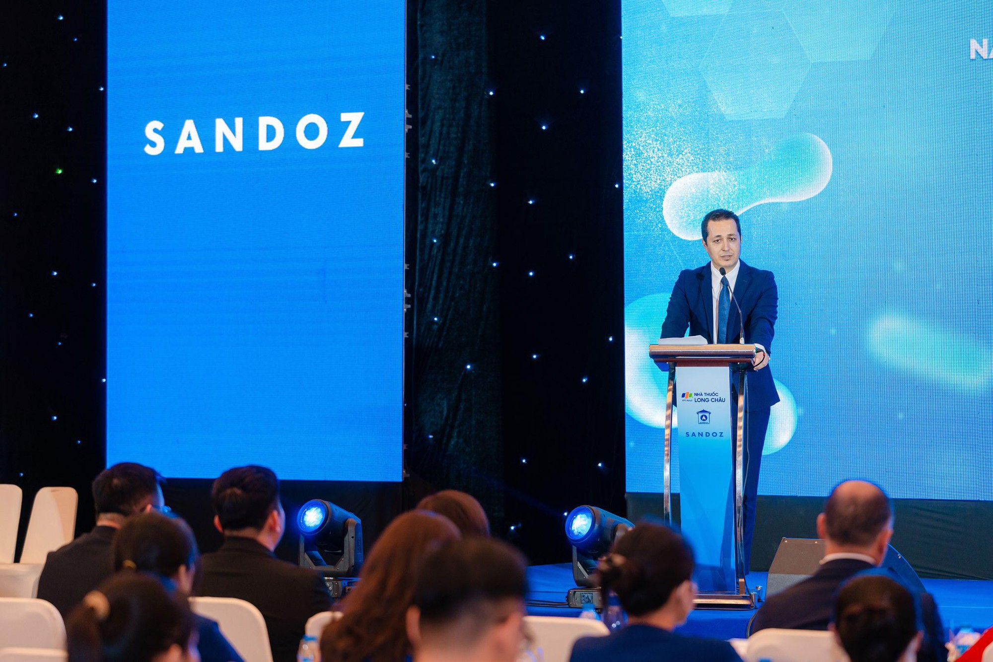 Long Ch&acirc;u hợp t&aacute;c chiến lược c&ugrave;ng Sandoz về kh&aacute;ng sinh, v&igrave; một Việt Nam khỏe mạnh - Ảnh 4.