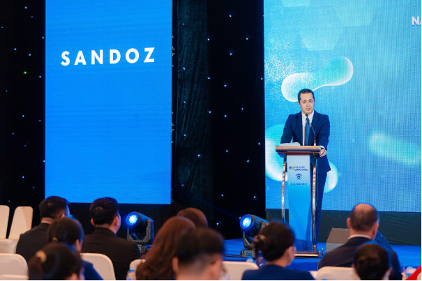 2.500 nh&agrave; thuốc Long Ch&acirc;u đồng h&agrave;nh Sandoz ph&aacute;t huy "điểm chạm y tế đầu ti&ecirc;n" n&acirc;ng cao nhận thức cộng đồng về tu&acirc;n thủ điều trị kh&aacute;ng sinh - Ảnh 4.