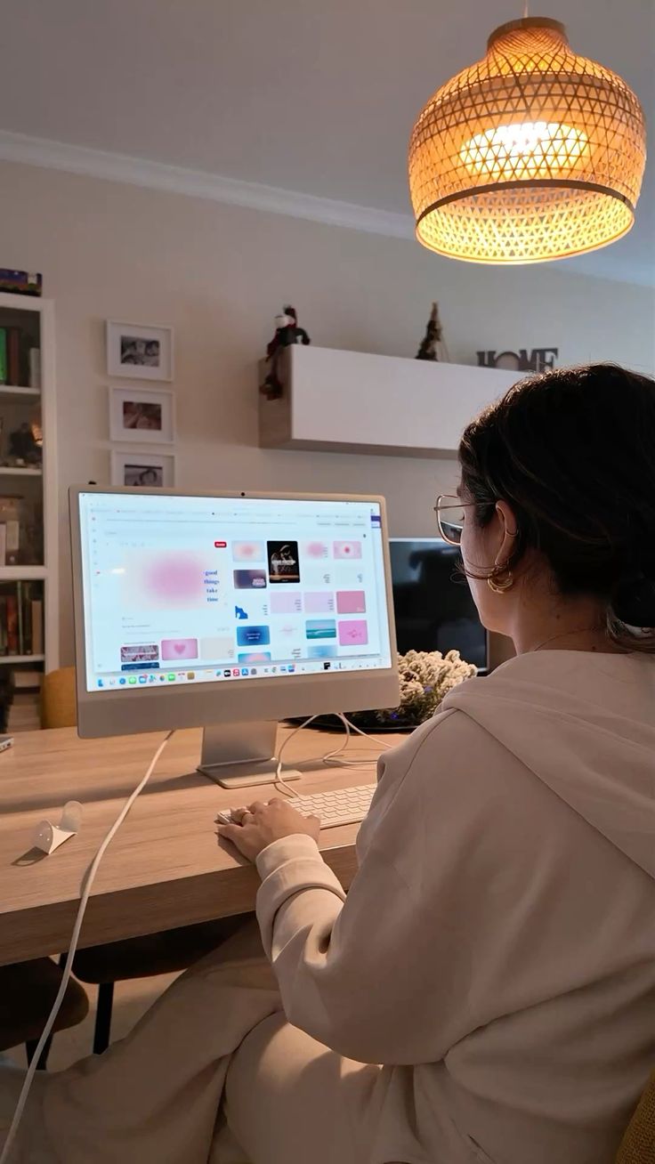 5 việc l&agrave;m th&ecirc;m ph&ugrave; hợp cho mẹ đi l&agrave;m: Tăng thu nhập đều mỗi th&aacute;ng m&agrave; vẫn c&oacute; thời gian cho con - Ảnh 1.