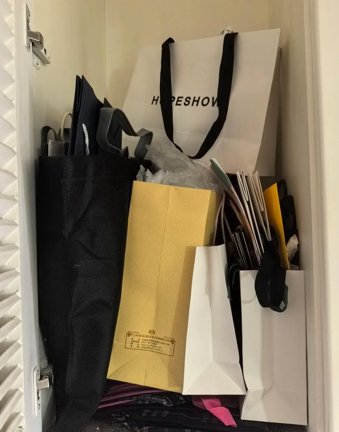 Sau 3 năm sống tối giản, ở tuổi 38, t&ocirc;i bỏ 7 thứ trong nh&agrave; v&agrave; đổi lại l&agrave; kh&ocirc;ng gian rộng hơn, &iacute;t việc nh&agrave; hơn, nhiều tự do hơn- Ảnh 8.