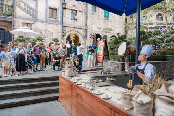 Dịp lễ 30/4 &ndash; 1/5, đừng bỏ lỡ "đại tiệc nghệ thuật, ẩm thực v&agrave; bia tr&ecirc;n đỉnh B&agrave; N&agrave; - Ảnh 2.