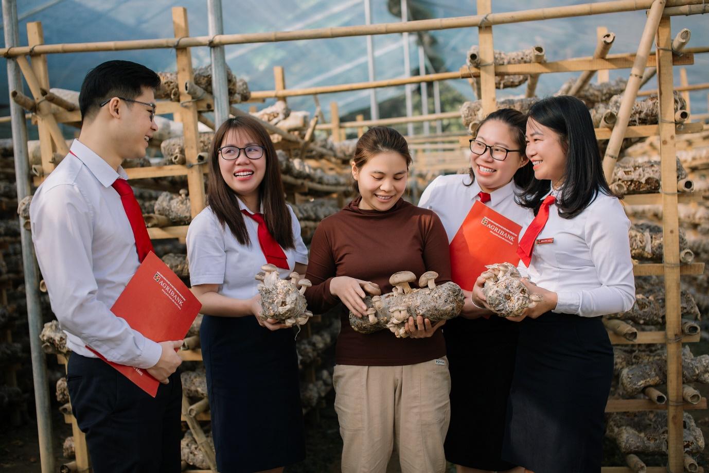 Agribank đồng h&agrave;nh c&ugrave;ng hộ kinh doanh: K&ecirc; khai thuế dễ d&agrave;ng &ndash; Chuyển đổi doanh nghiệp vững v&agrave;ng - Ảnh 2.