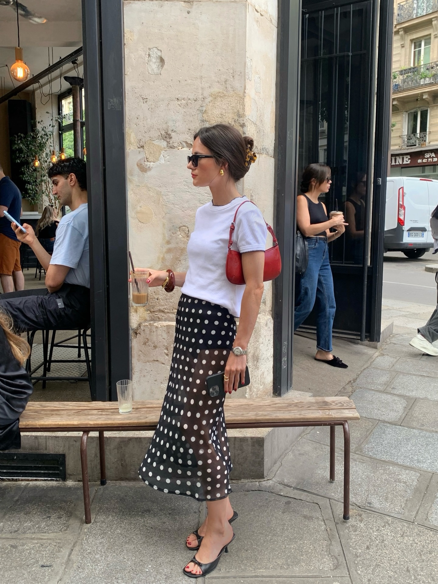 5 mẫu gi&agrave;y phụ nữ Ph&aacute;p mix với v&aacute;y: Si&ecirc;u t&ocirc;n d&aacute;ng, n&acirc;ng tầm vẻ sang trọng của cả set đồ - Ảnh 1.