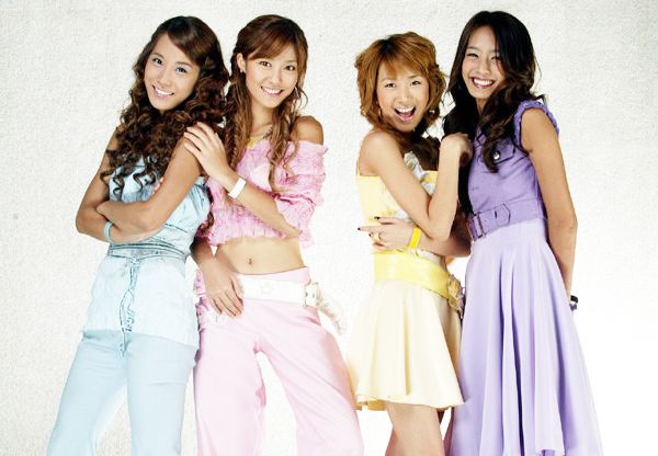 Nữ ca sĩ hết thời 1800 ng&agrave;y kh&ocirc;ng ai mời đi h&aacute;t, về n&ocirc;ng th&ocirc;n sống b&aacute;n sạch đồ hiệu c&ograve;n đ&uacute;ng 2 chiếc t&uacute;i- Ảnh 5.