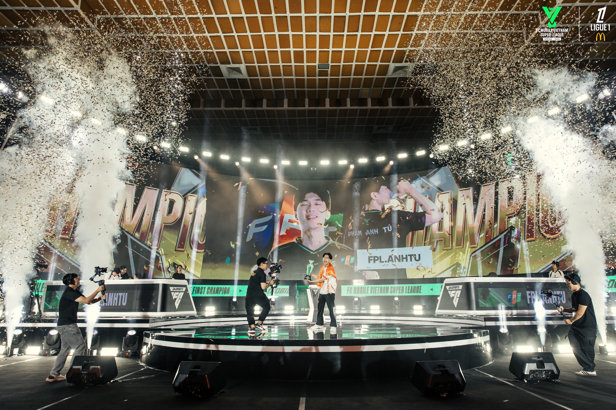 FVSL Spring 2026 kh&eacute;p lại th&agrave;nh c&ocirc;ng c&ugrave;ng nh&agrave; v&ocirc; địch ti&ecirc;n phong &ndash; FPL.Anh T&uacute; - Ảnh 1.