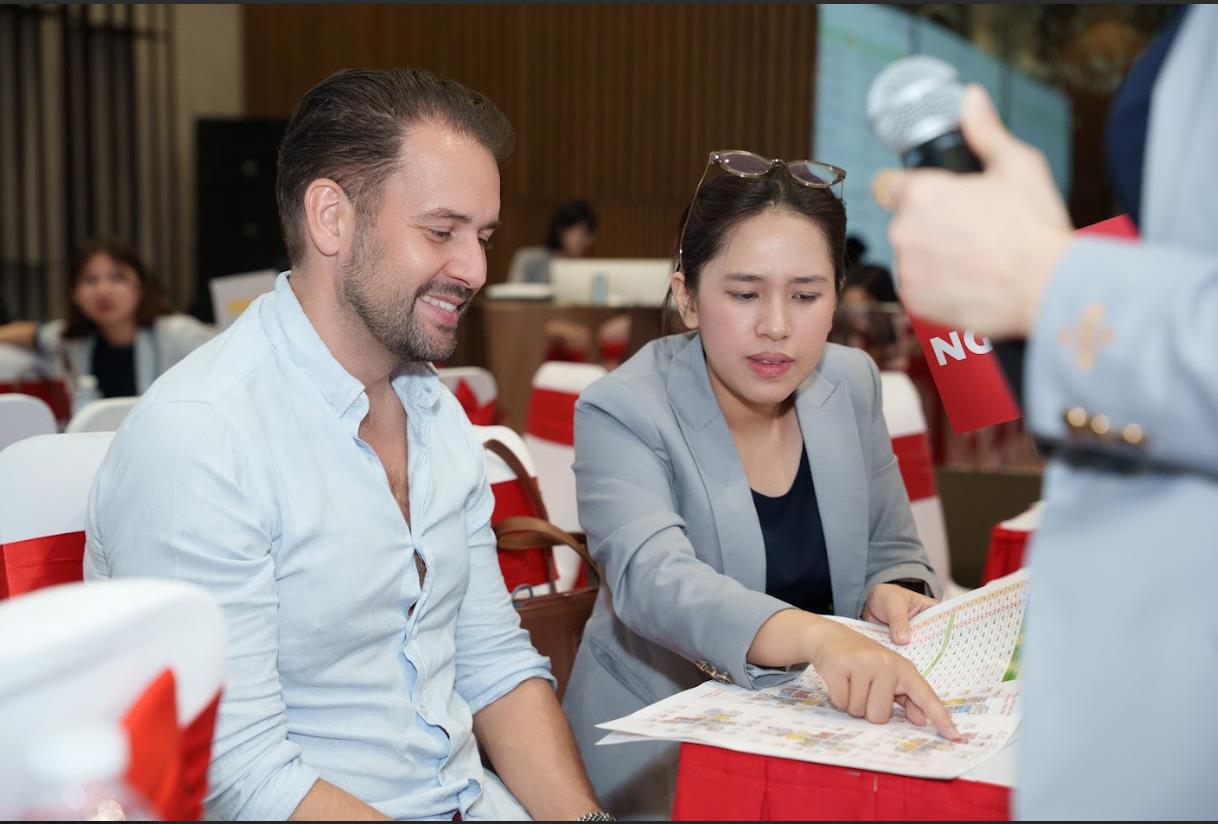 Cầu vượt cung, 900 kh&aacute;ch h&agrave;ng r&uacute;t thăm mua căn hộ Ph&uacute; Mỹ Hưng Harmonie đợt 2 - Ảnh 3.