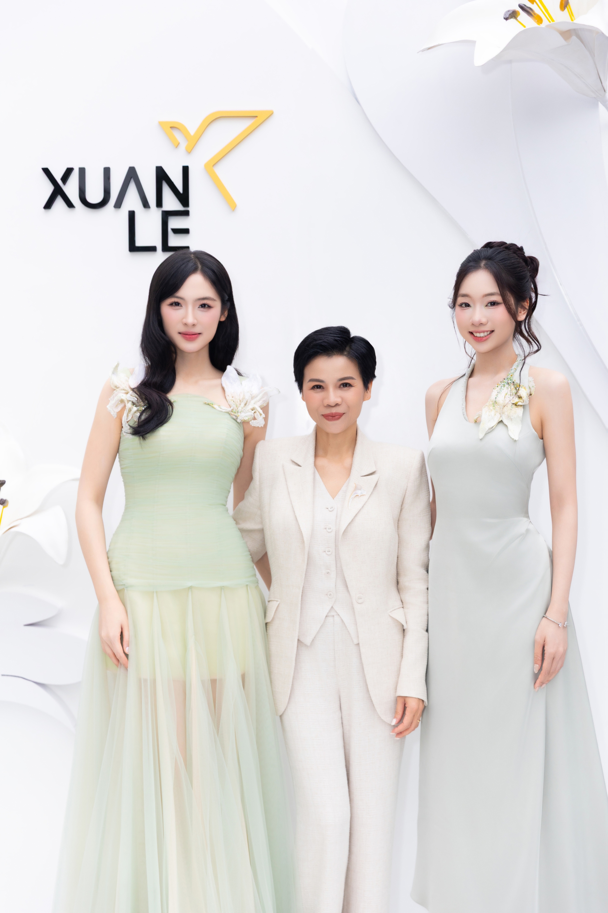 &Aacute; hậu  - Ảnh 2.