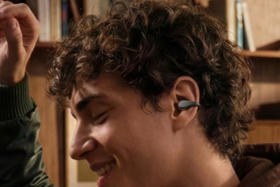 OPPO Enco Clip 2 ra mắt: Tai nghe kẹp v&agrave;nh, &acirc;m thanh ph&aacute;t triển c&ugrave;ng Dynaudio - Ảnh 3.