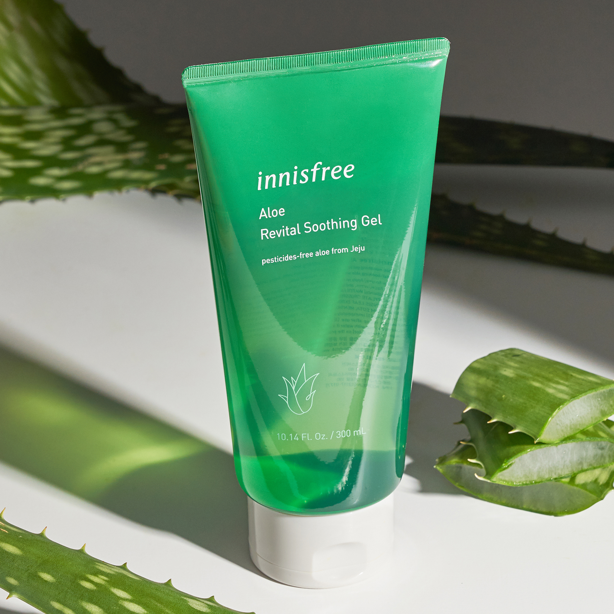Lọ gel "thần kỳ" của m&ugrave;a h&egrave;: Chỉ hơn 100k nhưng đảm nhiệm đủ vai tr&ograve; từ cấp ẩm đến chống l&atilde;o h&oacute;a - Ảnh 8.