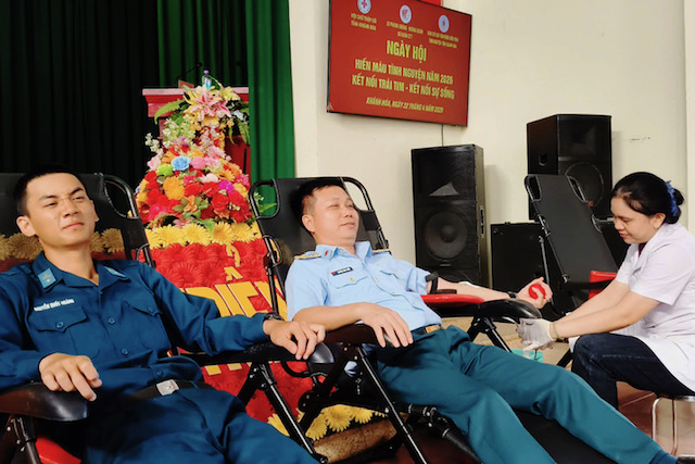 Ph&aacute;t huy phẩm chất Bộ đội Cụ Hồ từ h&agrave;nh động hiến m&aacute;u nh&acirc;n đạo &ldquo;Kết nối tr&aacute;i tim-kết nối sự sống&rdquo;

- Ảnh 4.