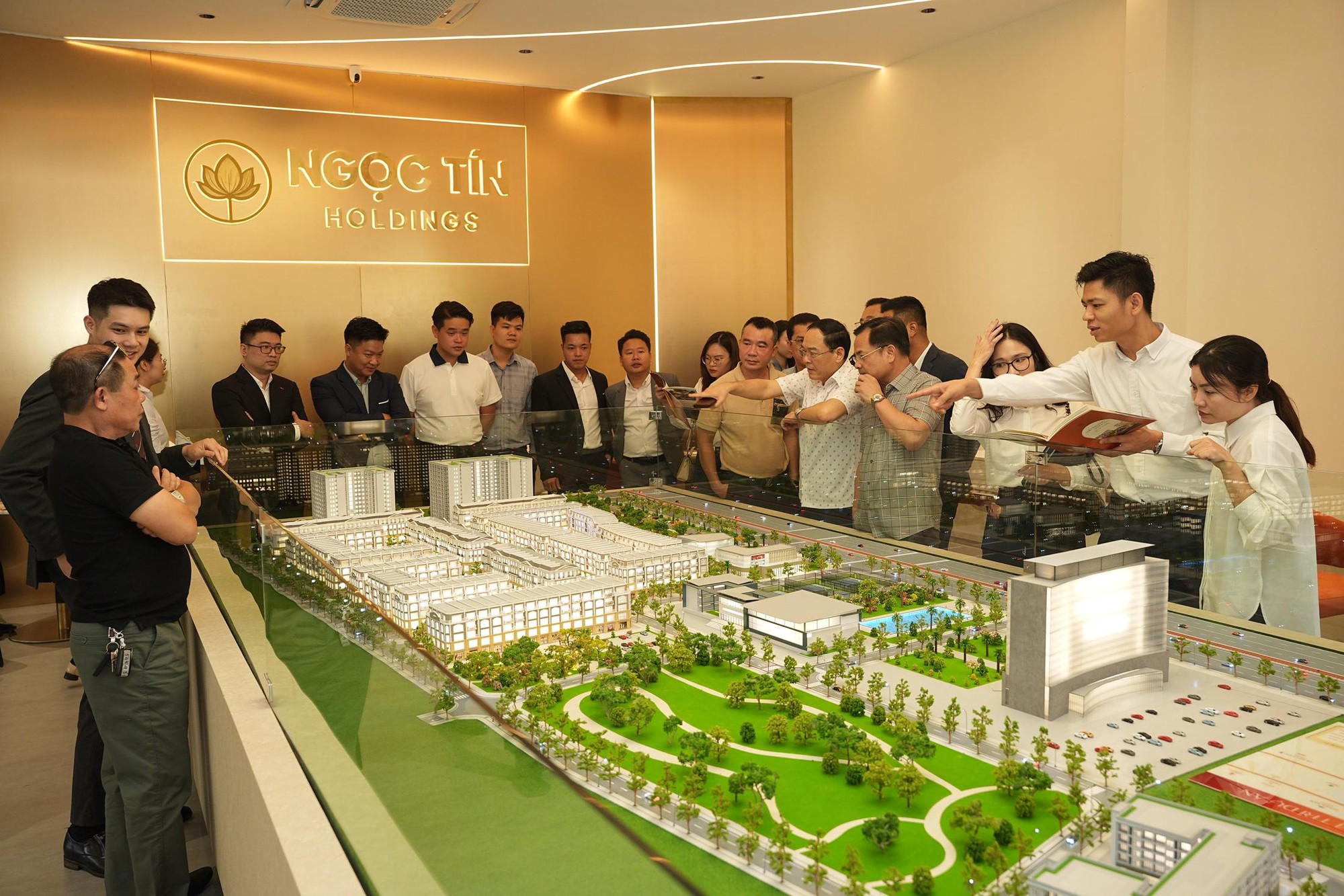 Lễ khởi c&ocirc;ng v&agrave; ra mắt văn ph&ograve;ng b&aacute;n h&agrave;ng dự &aacute;n NAMMON Square v&agrave; Ngọc T&iacute;n Garden - Ảnh 2.