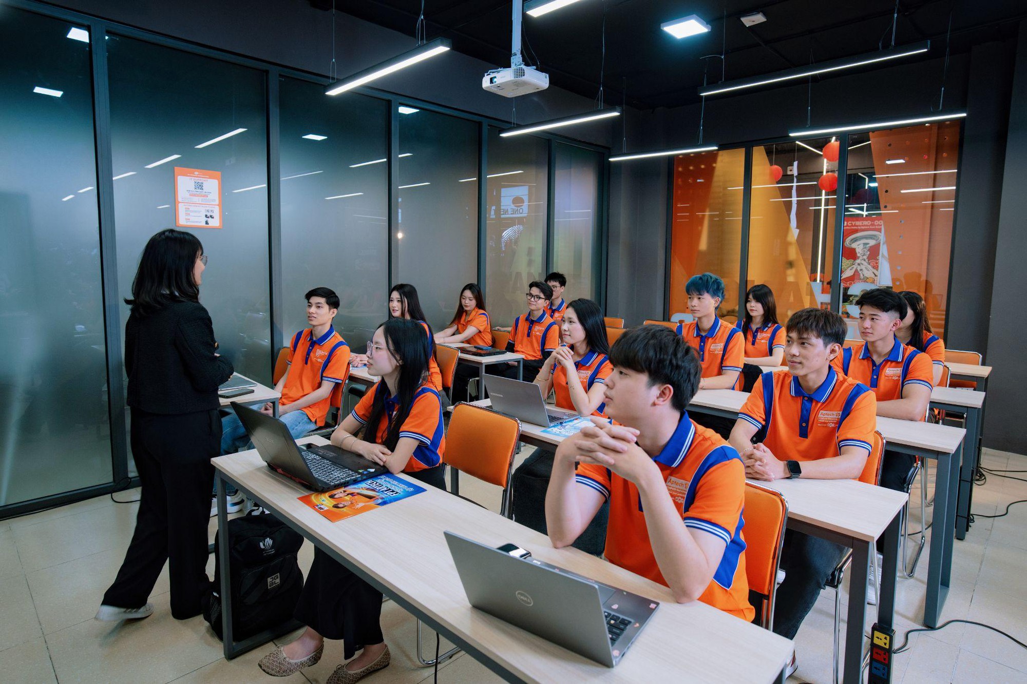 Học IT năm 2026: Biết code th&ocirc;i chưa đủ &ndash; Doanh nghiệp đang t&igrave;m kiểu sinh vi&ecirc;n n&agrave;o?- Ảnh 2.