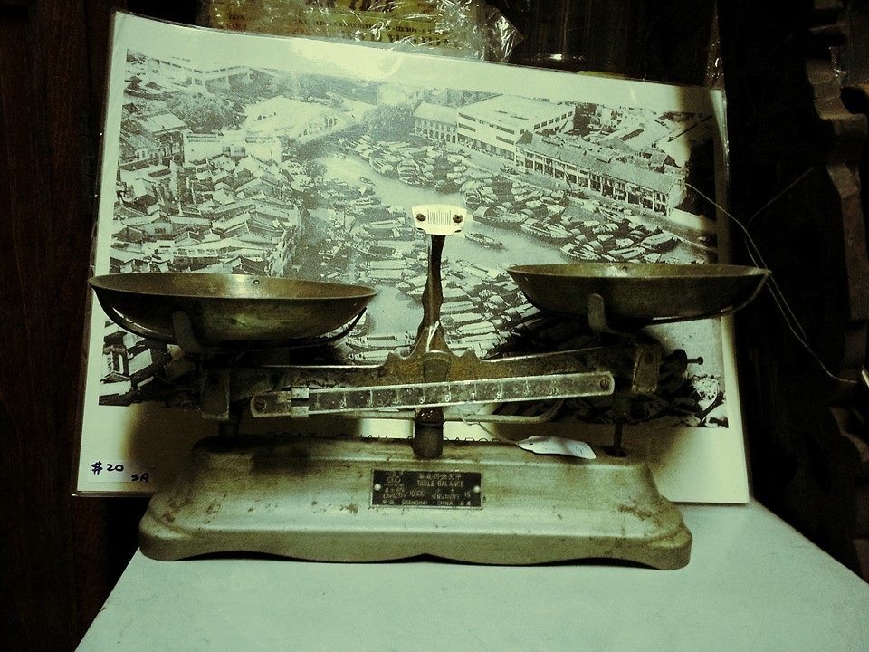 Săn &ldquo;kho b&aacute;u&rdquo; giữa l&ograve;ng Singapore: Từ đĩa than vinyl, đồ vintage đến những vật phẩm sưu tầm c&oacute; 1-0-2- Ảnh 5.
