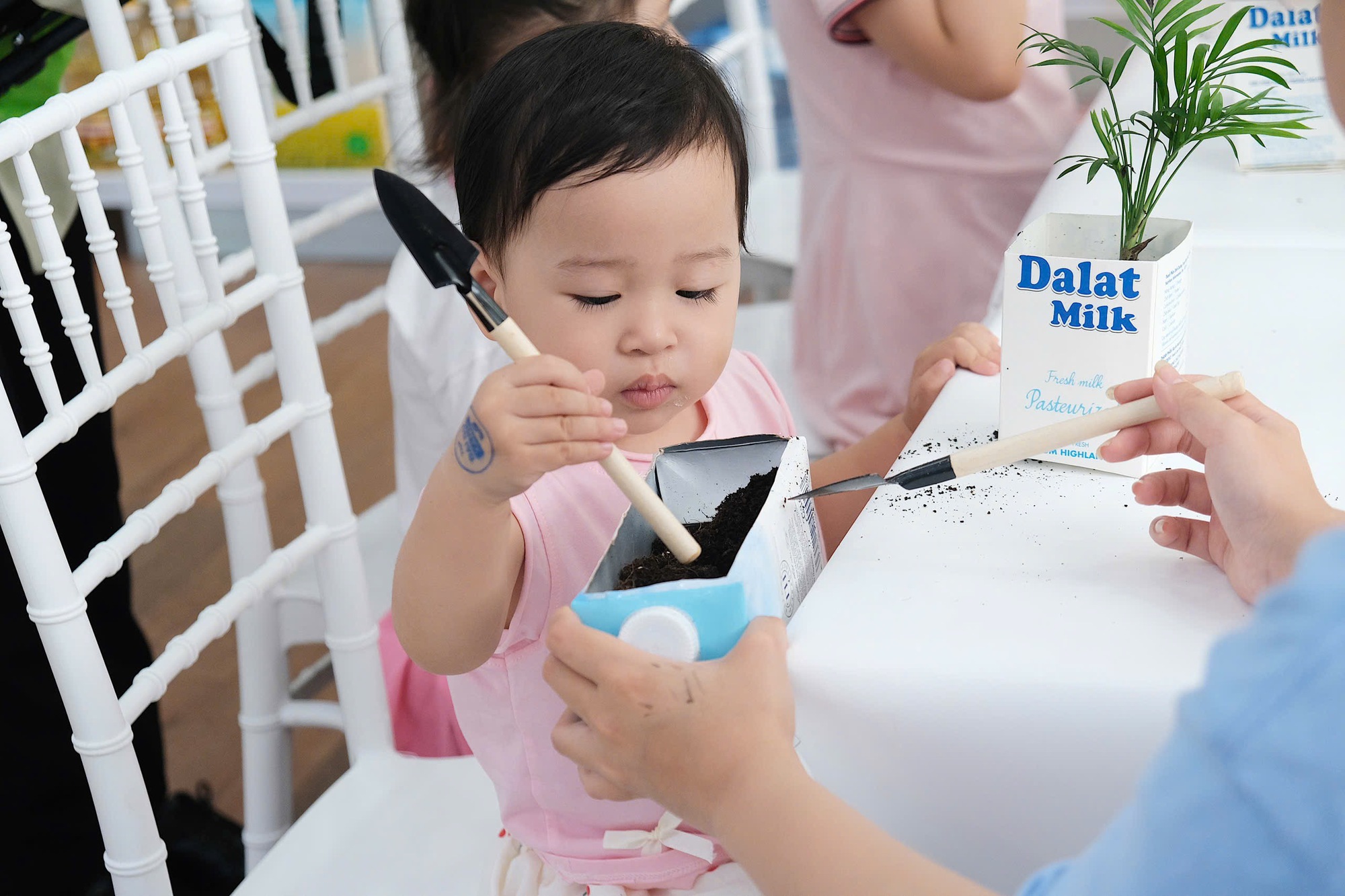 Workshop Vỏ hộp t&aacute;i xinh 4: Lan tỏa v&ograve;ng tuần ho&agrave;n xanh hưởng ứng Ng&agrave;y Tr&aacute;i Đất - Ảnh 1.