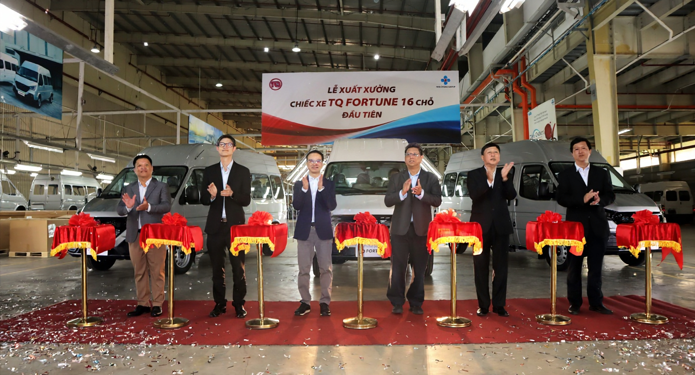 TQ FORTUNE &ndash; Minibus 16 chỗ ch&iacute;nh thức ra mắt tại Việt Nam: Động cơ ISUZU, giải ph&aacute;p tối ưu cho vận h&agrave;nh kinh doanh hiện đại - Ảnh 1.