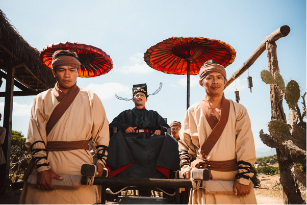 "Tr&ugrave;m S&ograve;" v&agrave; c&acirc;u chuyện về những bất c&ocirc;ng ph&iacute;a sau tiếng cười - Ảnh 2.