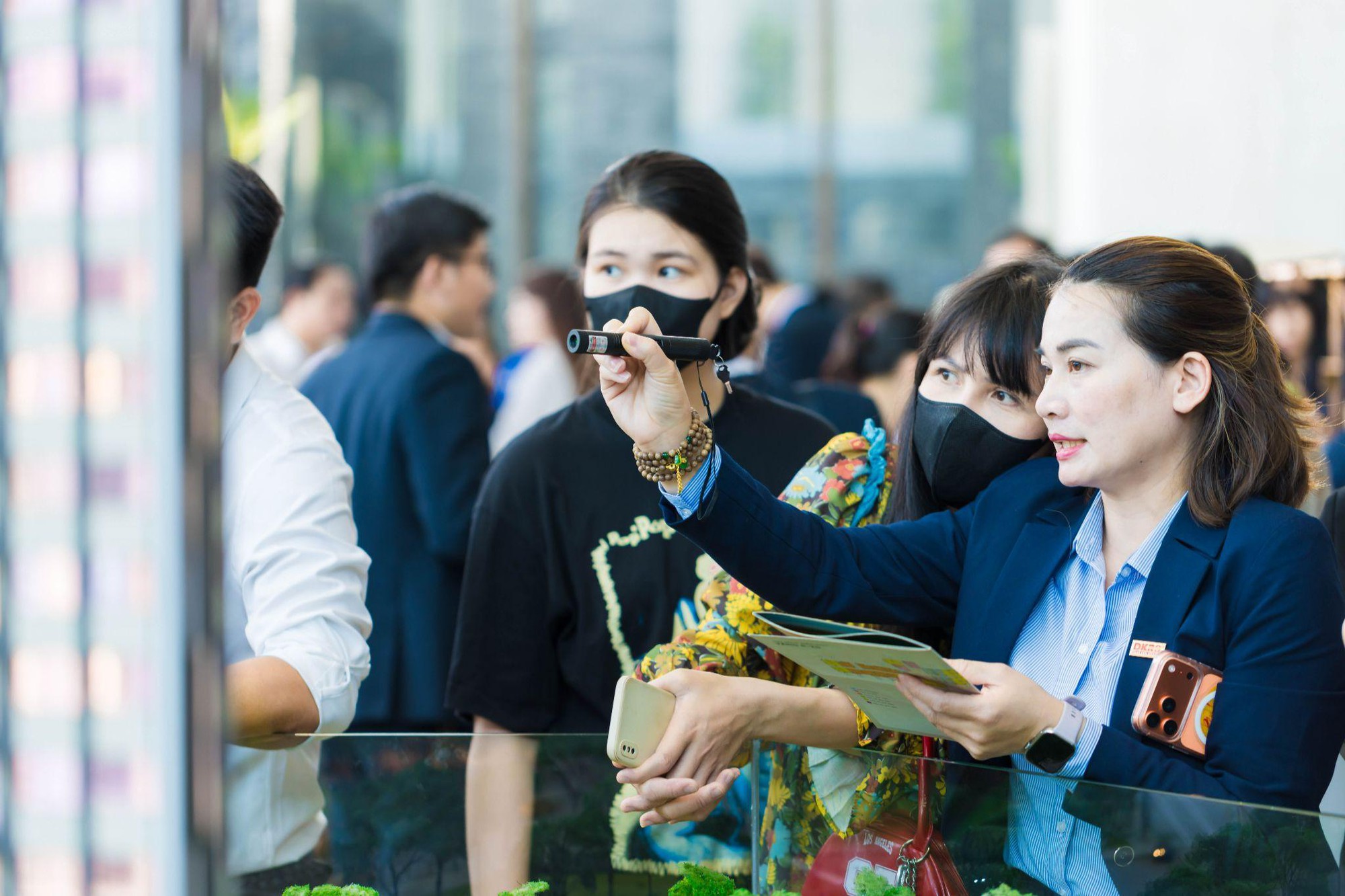 The Emerald Garden View b&ugrave;ng nổ giao dịch nhờ nhu cầu ở thực - Ảnh 2.